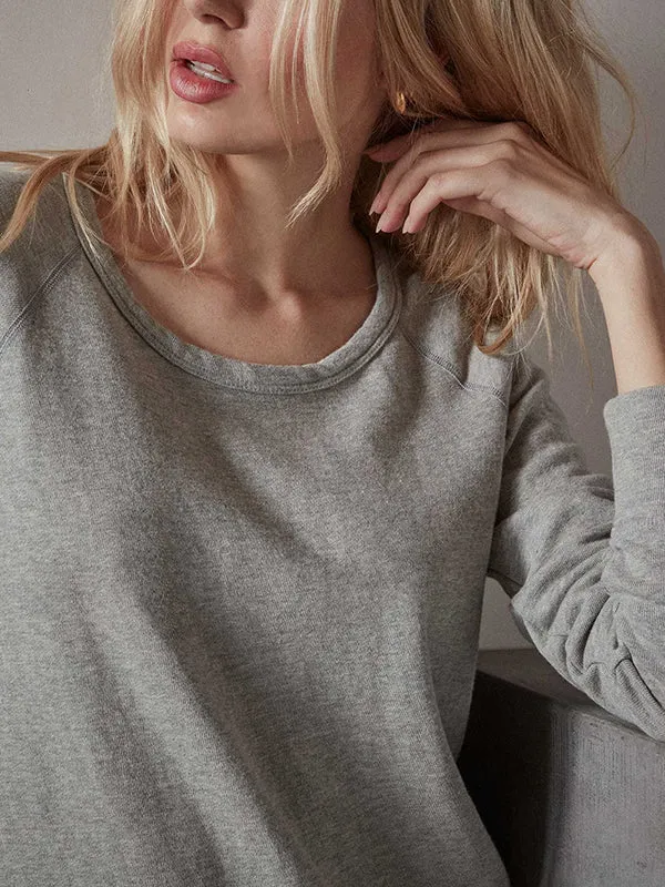 Classic Raglan Sweatshirt in Heather Grey