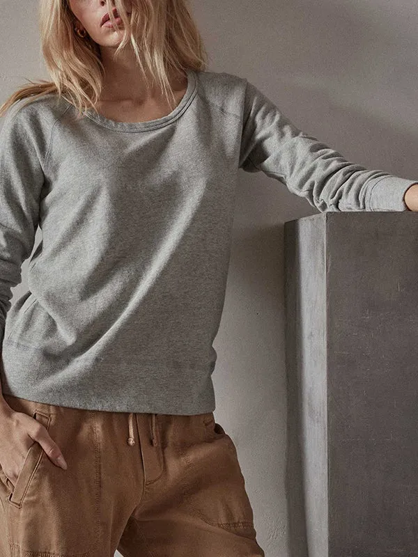 Classic Raglan Sweatshirt in Heather Grey