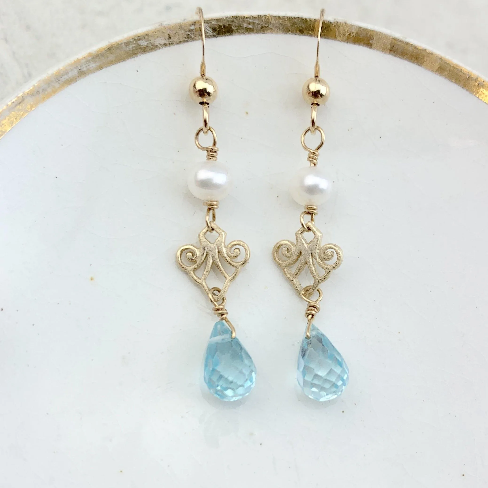 Elegant Drop Bridal Filigree Earrings with Gem Drop