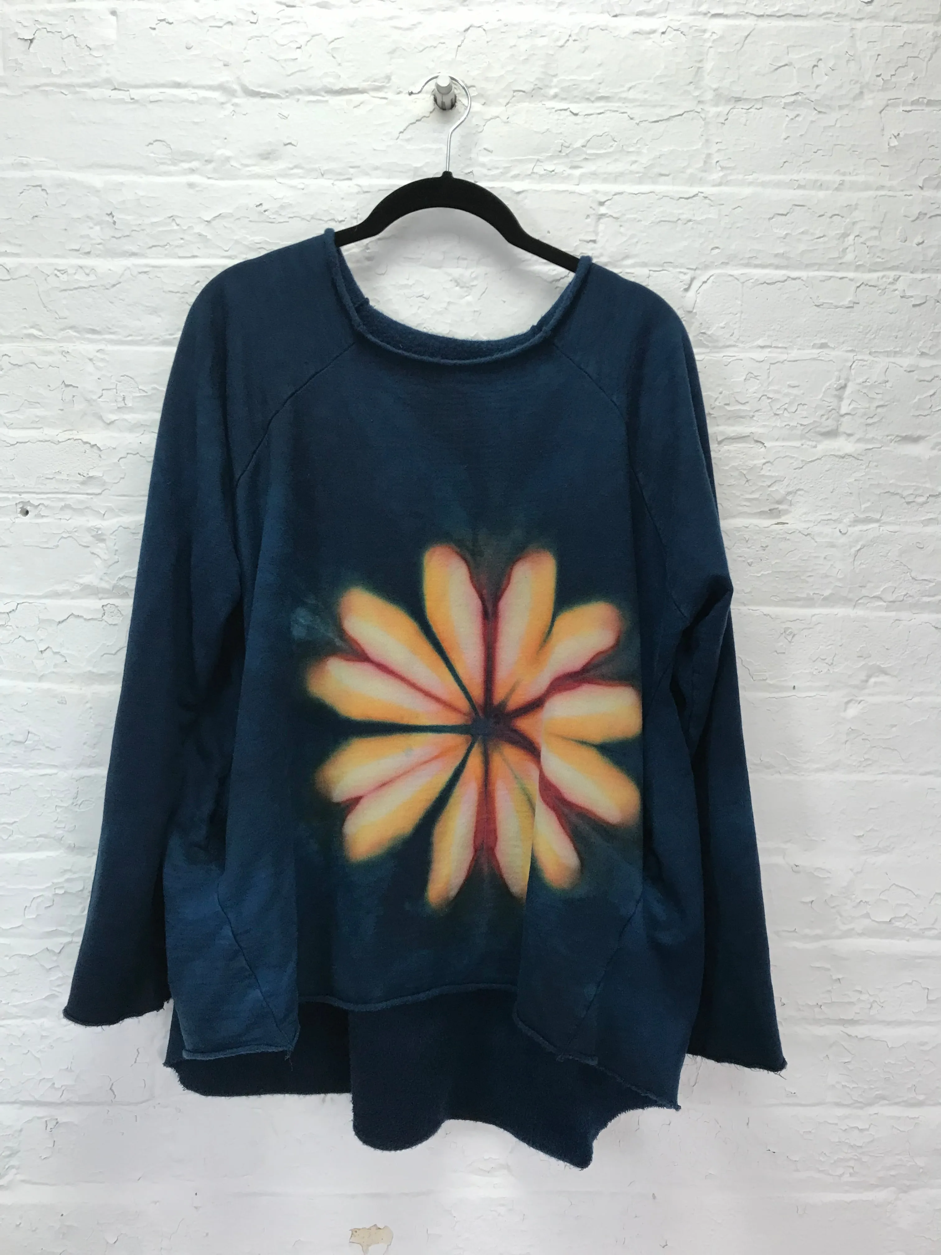 Fleece Raglan Sweatshirt in Peach Pop Chrysanthemum with Pockets