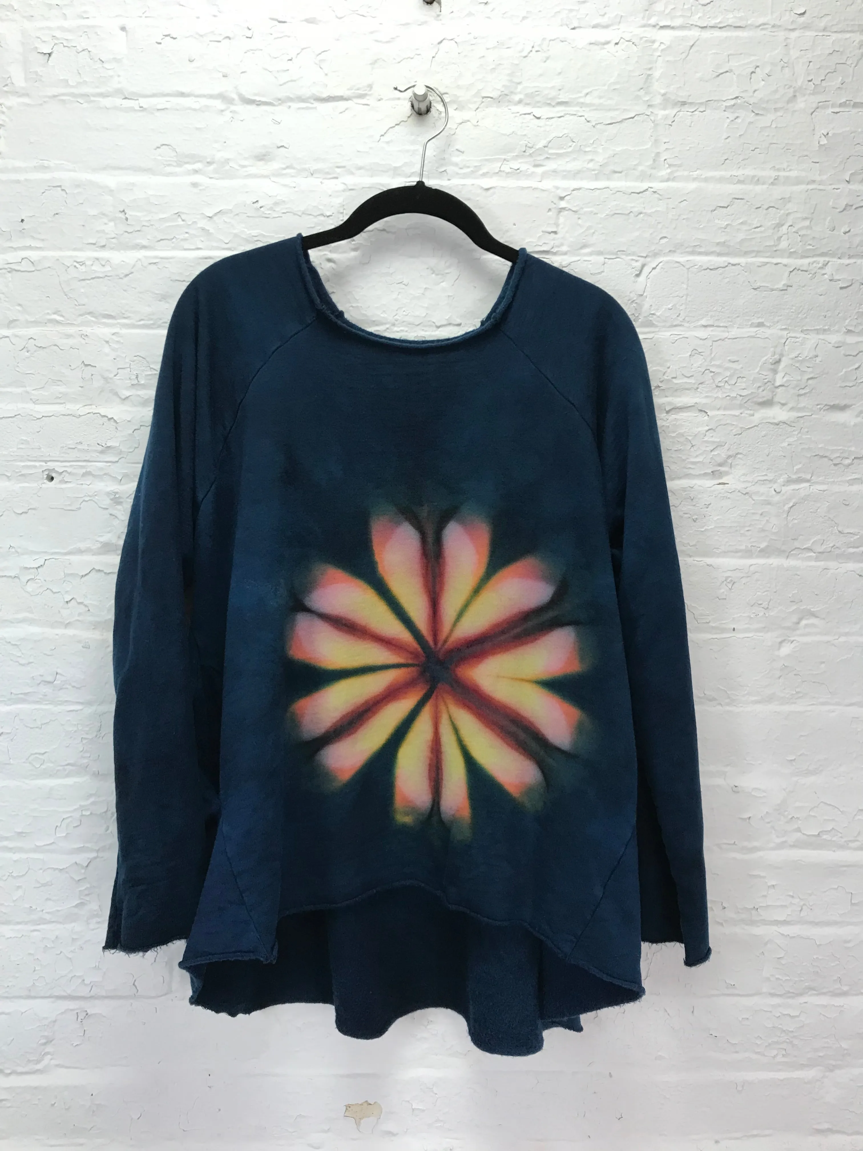 Fleece Raglan Sweatshirt in Peach Pop Chrysanthemum with Pockets