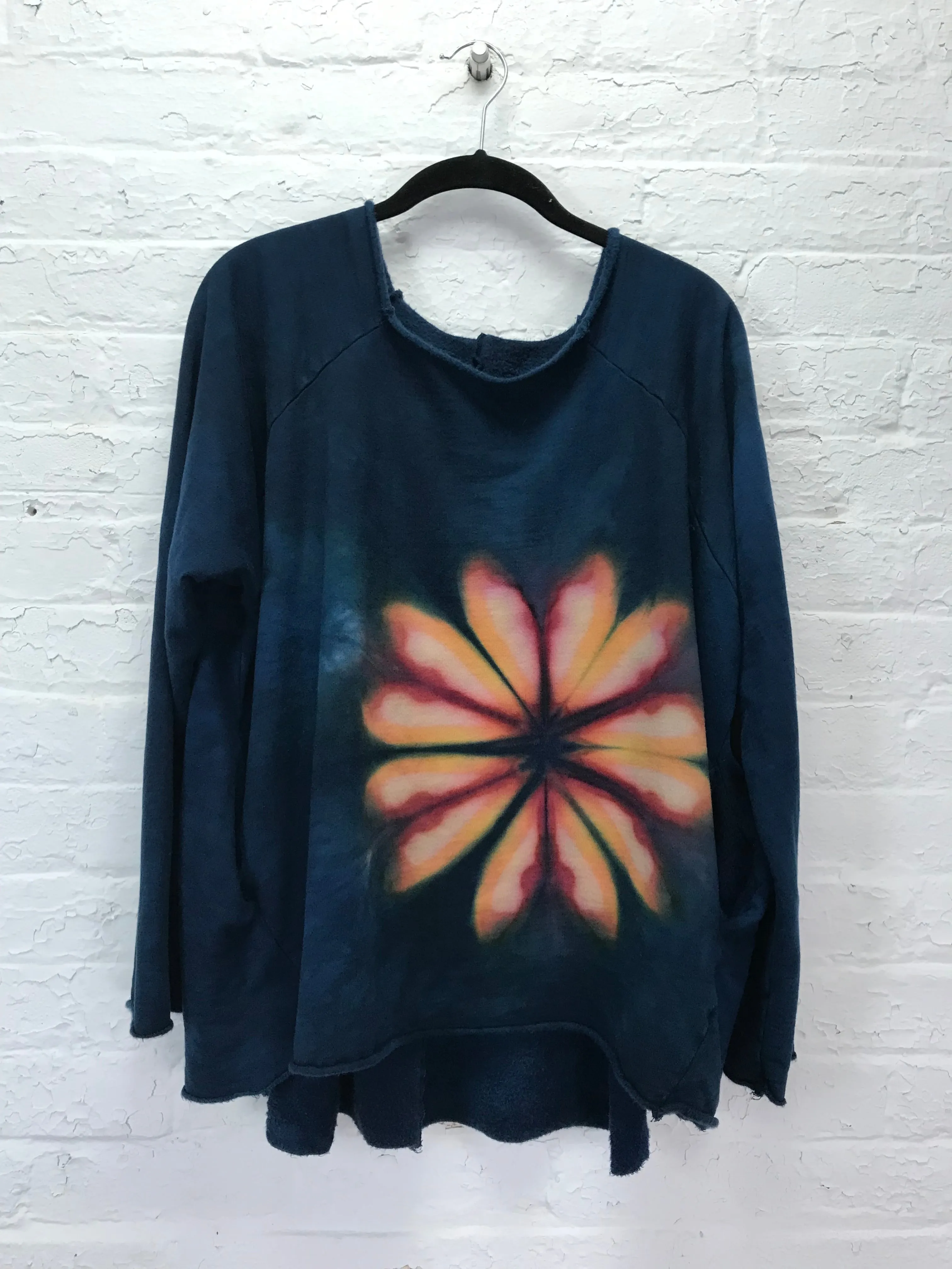 Fleece Raglan Sweatshirt in Peach Pop Chrysanthemum with Pockets