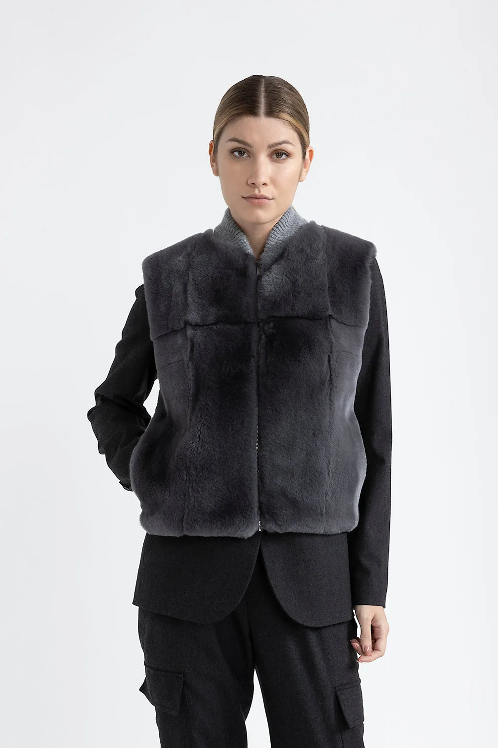 Knitted gilet with fur trim