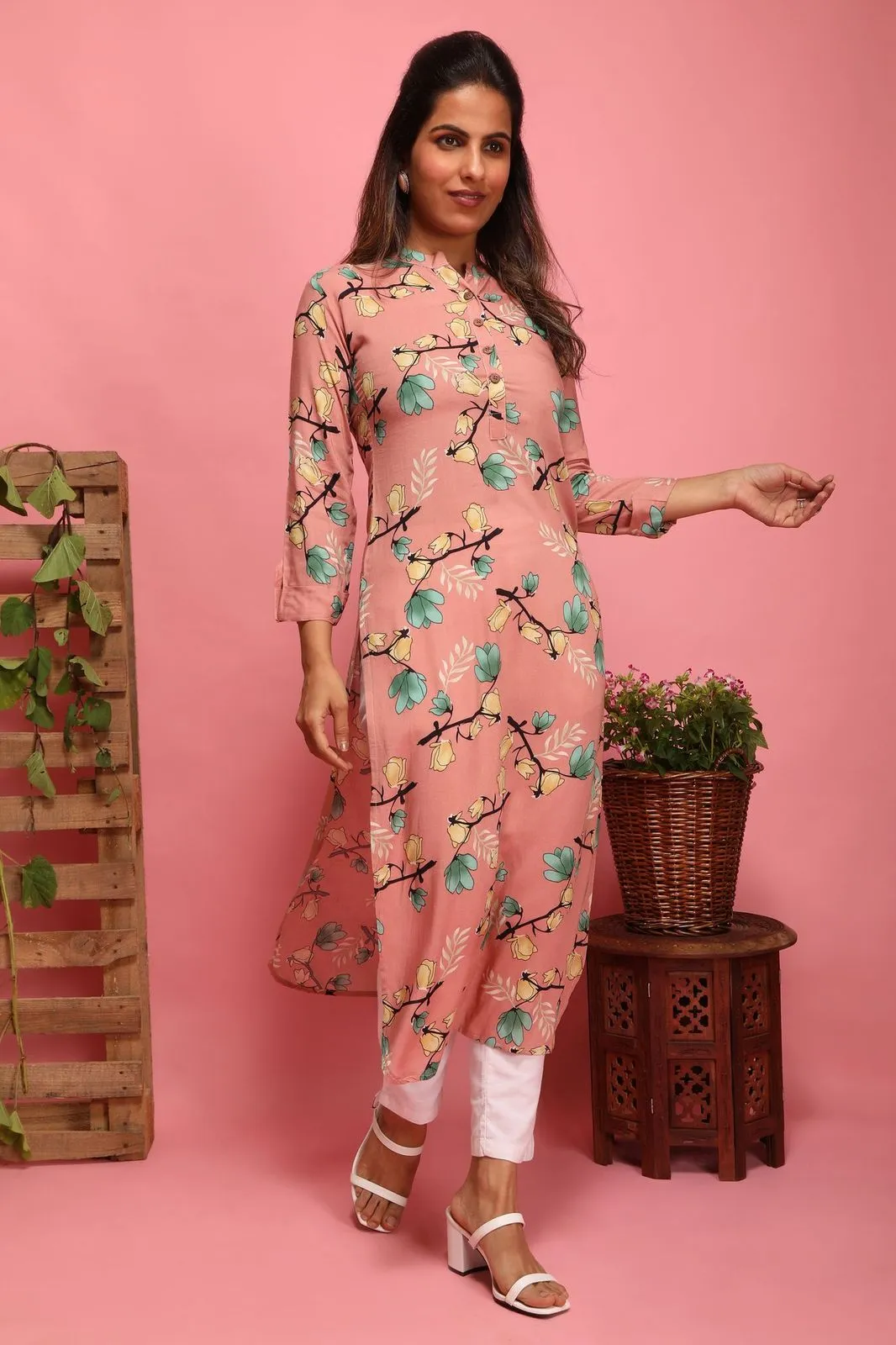 Pink Makes Everything Pretty - Straight kurta with mask